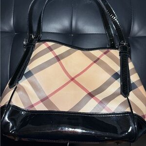 Authentic Burberry Purse – Classic Burberry Check Pattern – Priced to Sell